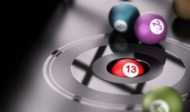 Studio live dealer Caribbean Stud Poker tektok77 dengan meja profesional dan kamera multi-sudut
